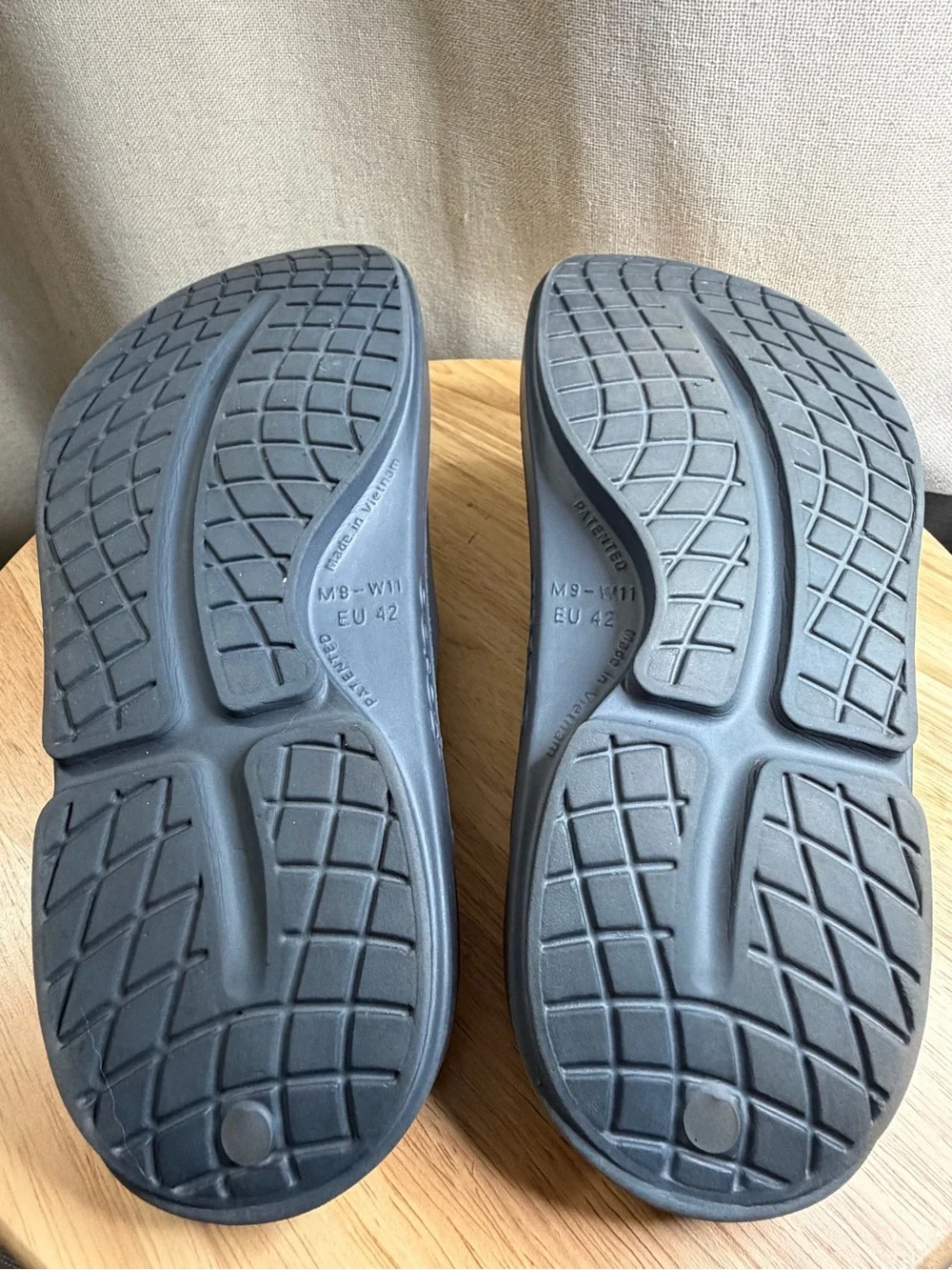Oofos unisex Ooahh recovery sandals